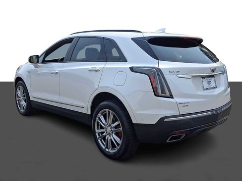 Certified 2025 Cadillac XT5 Sportv w/ Technology Package AWD/4WD image 4