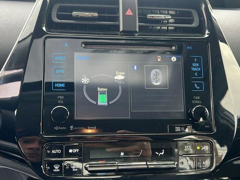 Used 2018 Toyota Prius Three image 15