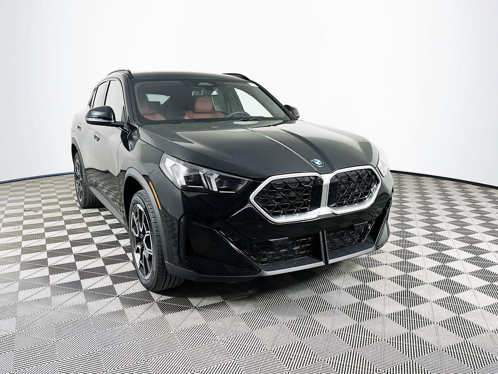 Used 2026 BMW X2 xDrive28i w/ Technology Package AWD/4WD image 2