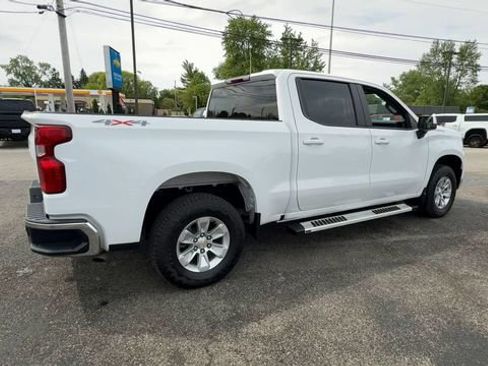 Used 2023 Chevrolet Silverado 1500 LT AWD/4WD image 8