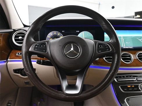 Used 2018 Mercedes-Benz E 300 4MATIC image 26