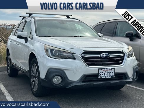 Used 2018 Subaru Outback 3.6R Touring w/ Popular Package #3 AWD/4WD image 1