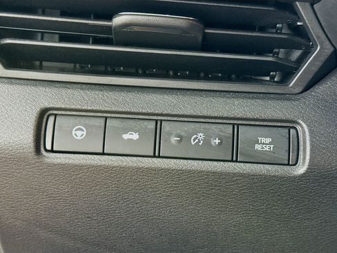 Used 2025 Nissan Altima 2.5 SL AWD/4WD image 13