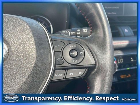 Used 2021 Toyota RAV4 SE image 23