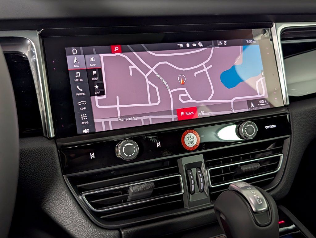New 2026 Porsche Macan AWD/4WD image 33