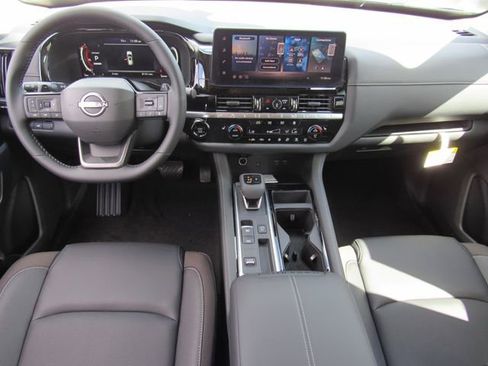 New 2026 Nissan Pathfinder SL image 12