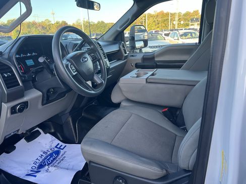 Used 2022 Ford F250 XL w/ Power Equipment Group image 18