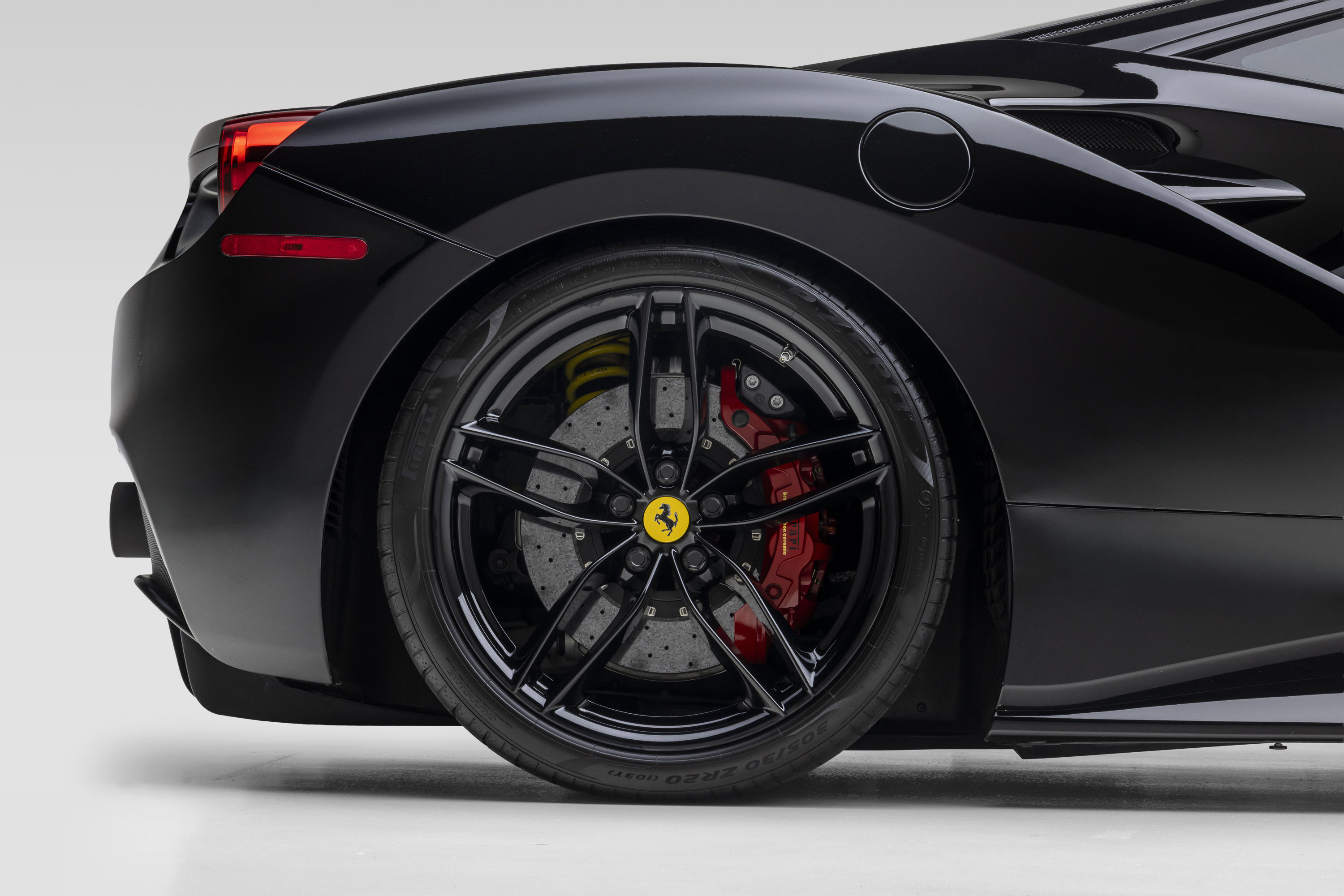 Certified 2018 Ferrari 488 GTB RWD image 17
