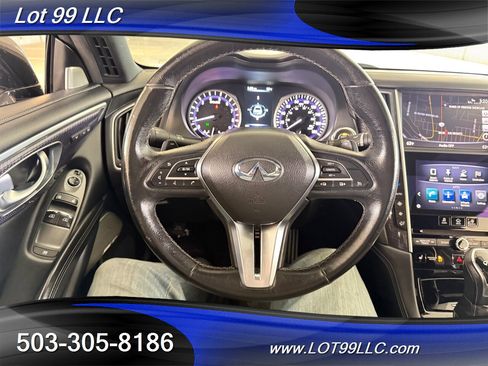 Used 2017 INFINITI Q60 Red Sport 400 image 11