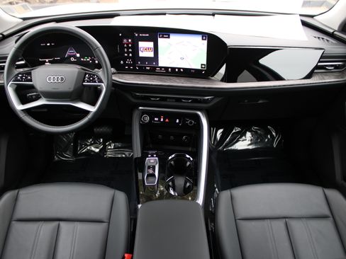 Certified 2025 Audi Q5 Premium w/ Convenience Package image 27