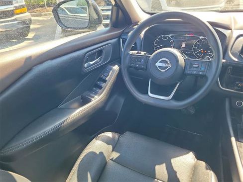 Certified 2022 Nissan Rogue SV image 20