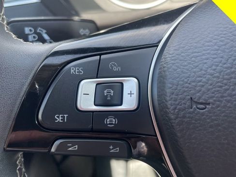 Used 2021 Volkswagen Tiguan SE AWD/4WD image 27