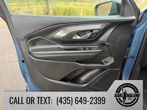 Used 2024 GMC Terrain SLE w/ Driver Convenience Package AWD/4WD image 13