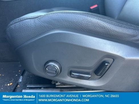 Used 2023 Volvo XC60 B5 Plus image 17