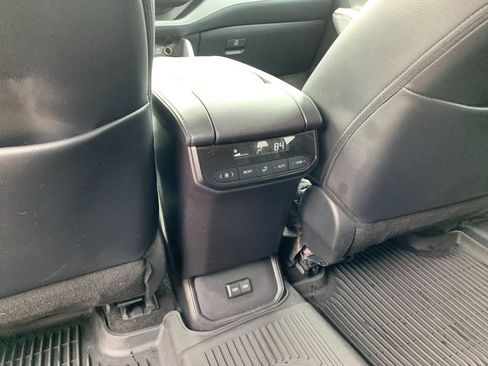 Used 2024 Toyota Highlander XLE image 15