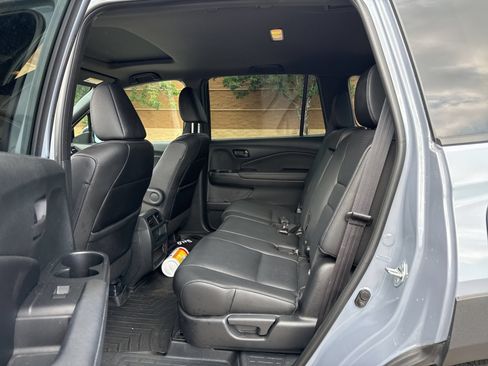 Used 2023 Honda Passport EX-L image 9