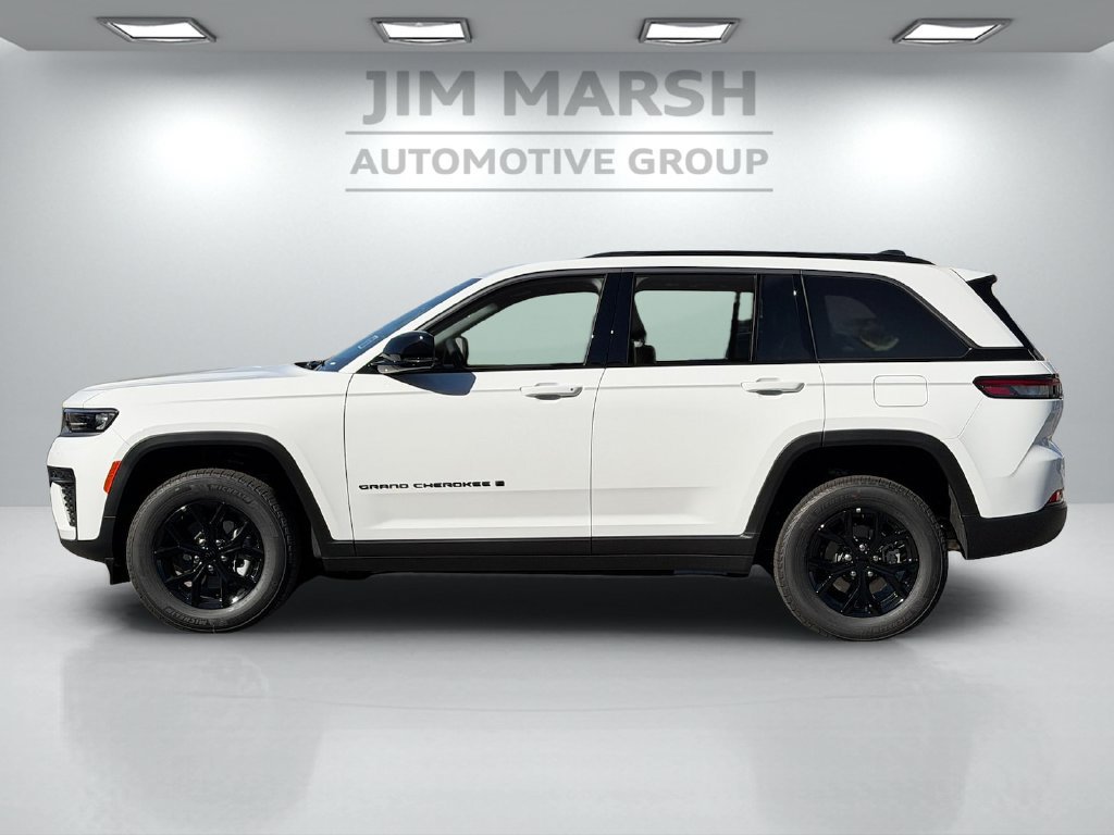 New 2026 Jeep Grand Cherokee Altitude AWD/4WD image 3