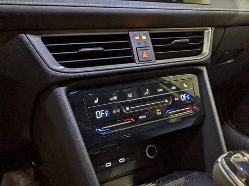 New 2026 Volkswagen Taos SE image 18