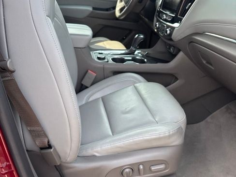 Used 2018 Chevrolet Traverse Premier w/ Driver Confidence II Package FWD image 30