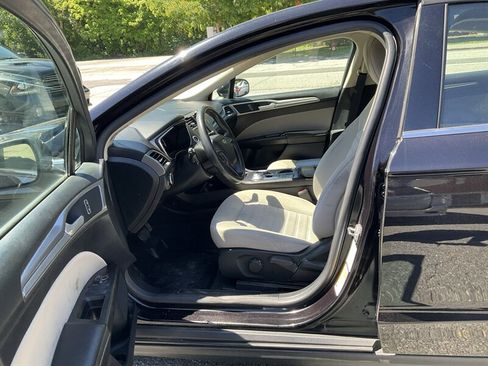 Used 2020 Ford Fusion S FWD image 13
