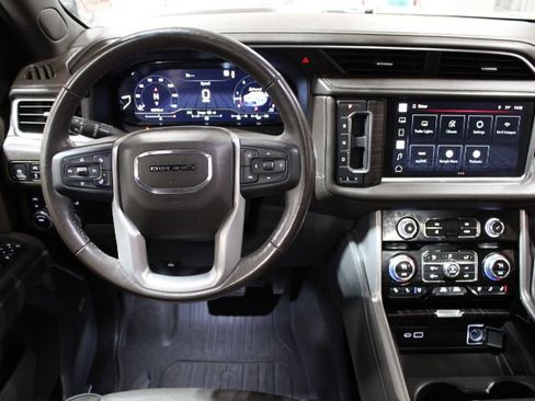 Used 2022 GMC Yukon XL Denali image 28