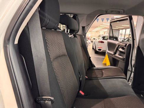 Used 2017 Toyota 4Runner TRD Off-Road image 15