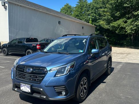Used 2024 Subaru Forester Premium AWD/4WD image 1