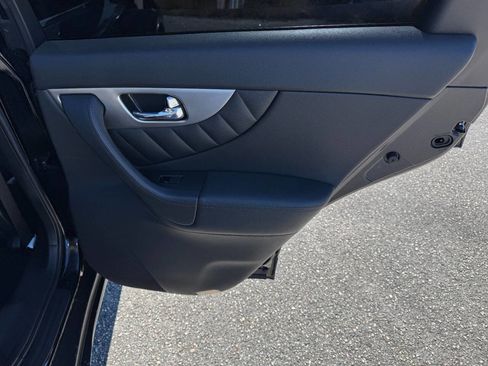 Used 2017 INFINITI QX70 2WD image 40