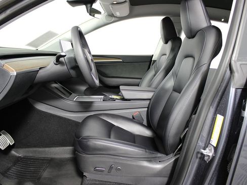 Used 2023 Tesla Model Y Performance image 9