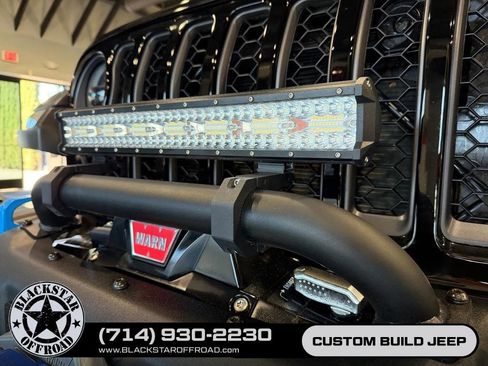 Used 2023 Jeep Wrangler Unlimited Rubicon 4xe AWD/4WD image 41