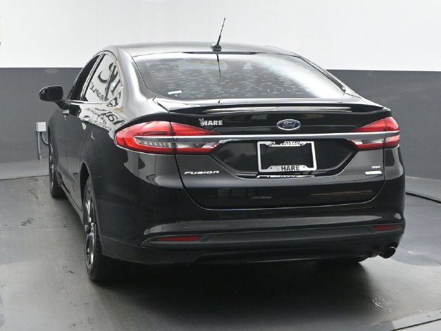 Used 2018 Ford Fusion SE w/ Equipment Group 201A FWD image 38