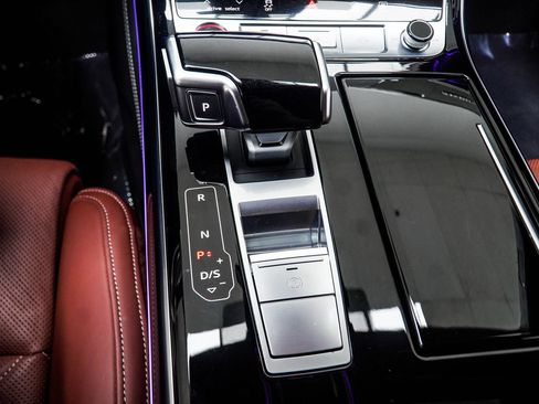 Used 2024 Audi S8 w/ S8 Comfort Plus Package AWD/4WD image 28