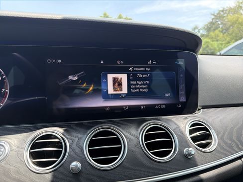 Used 2020 Mercedes-Benz E 350 Sedan image 22