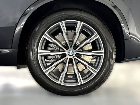 Used 2026 BMW X5 xDrive50e w/ M Sport Package image 12