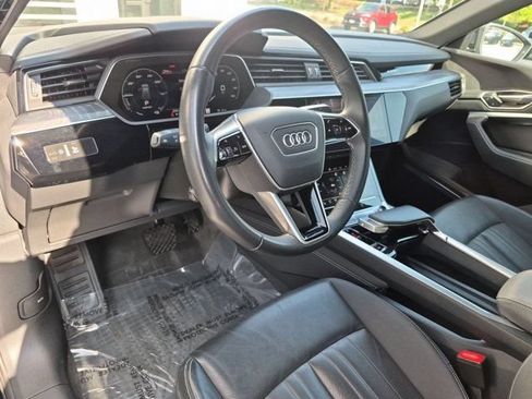 Used 2024 Audi Q8 e-tron Premium Plus w/ Premium Plus Package AWD/4WD image 11