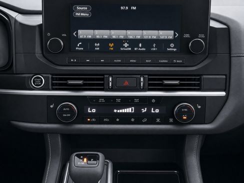 Used 2024 Nissan Pathfinder SL AWD/4WD image 18