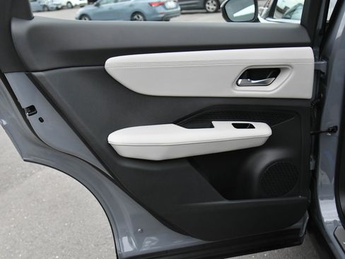 Used 2024 Nissan Ariya AWD image 38