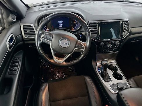 Certified 2022 Jeep Grand Cherokee Laredo X image 34