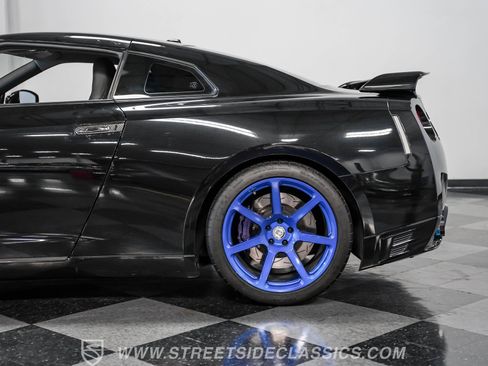 Used 2013 Nissan GT-R Premium image 24