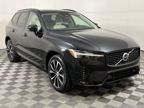 Used 2023 Volvo XC60 B5 Plus w/ Climate Package image 2