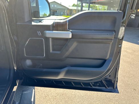Used 2017 Ford F150 Lariat w/ Equipment Group 502A Luxury AWD/4WD image 31