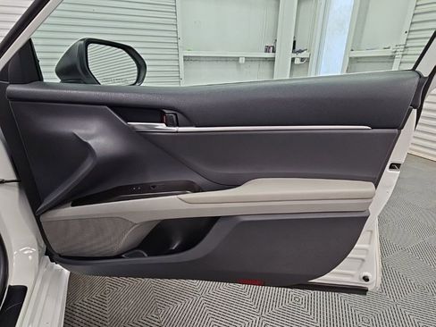 Used 2023 Toyota Camry SE FWD image 33