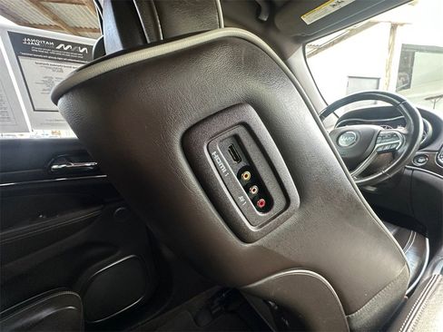Used 2019 Jeep Grand Cherokee Overland image 35