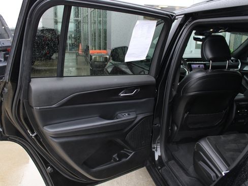 Certified 2023 Jeep Grand Cherokee L Laredo image 29