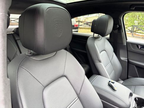 Used 2025 Porsche Cayenne GTS AWD/4WD image 20