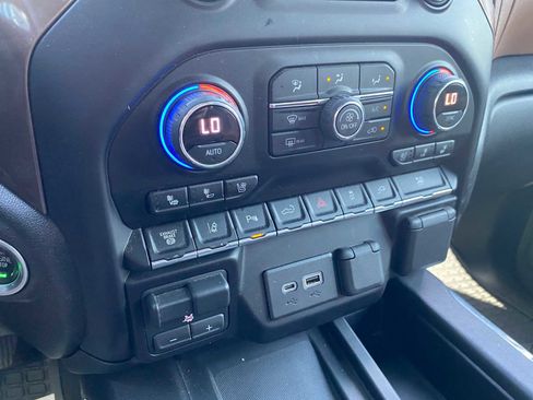 Used 2022 Chevrolet Silverado 3500 High Country image 24