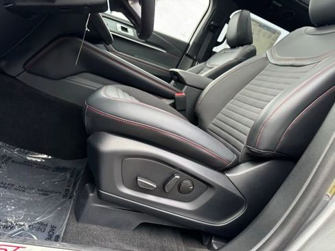 New 2026 Ford Explorer ST-Line w/ ST-Line Street Pack image 8