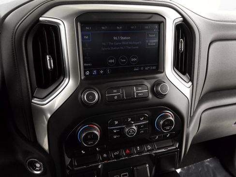 Used 2019 Chevrolet Silverado 1500 RST image 15