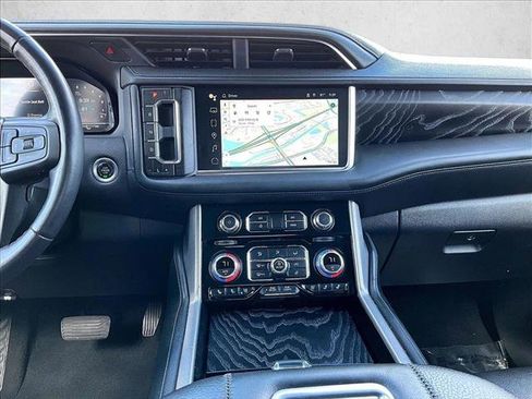 Used 2024 GMC Yukon XL Denali w/ Advanced Technology Package image 8