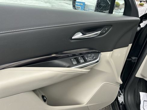 Used 2022 Cadillac XT4 Luxury w/ Cold Weather Package image 19